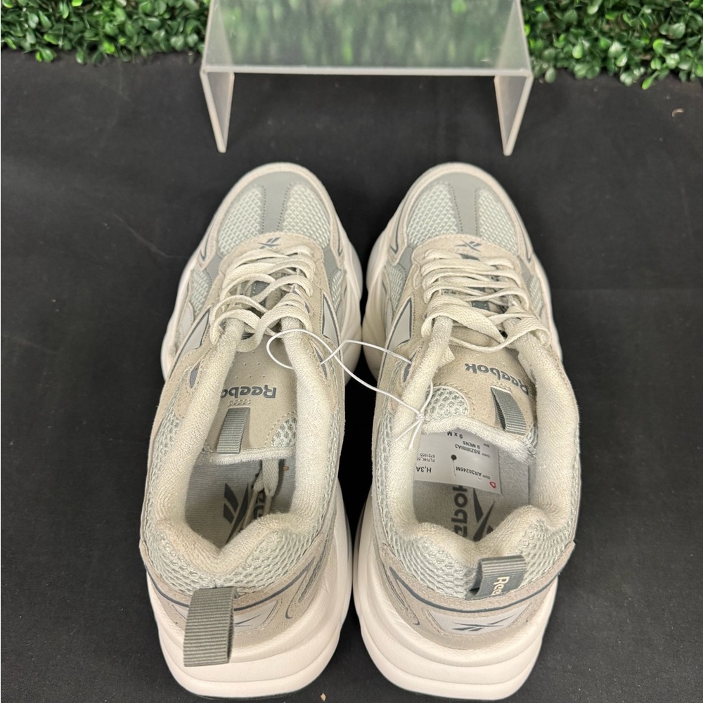 Reebok Charge Tennis Shoes - M9 - Picture 6 of 9